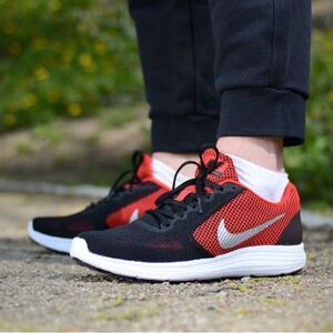 NIKE REVOLUCION 3 MEN SHOES SIZE 13 RED AND BLACK